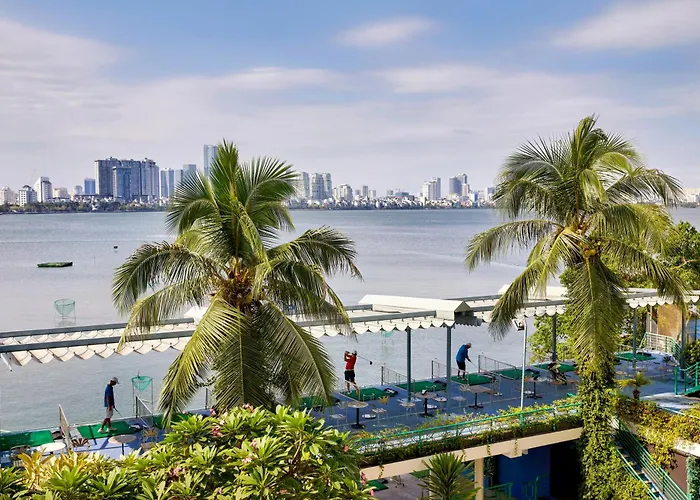 Club & Residences