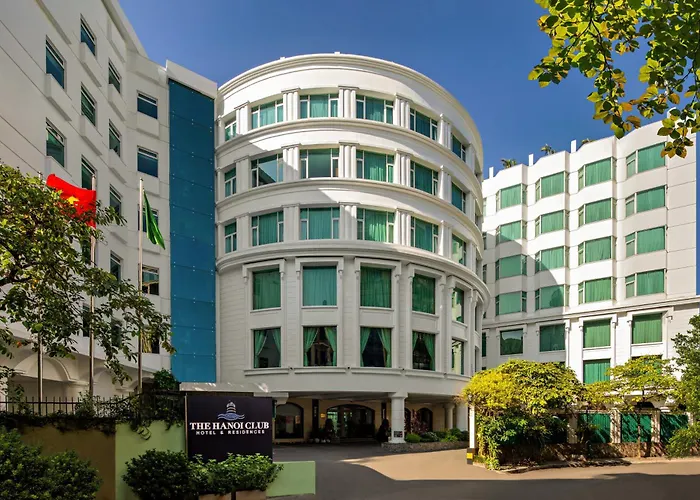 Club & Residences